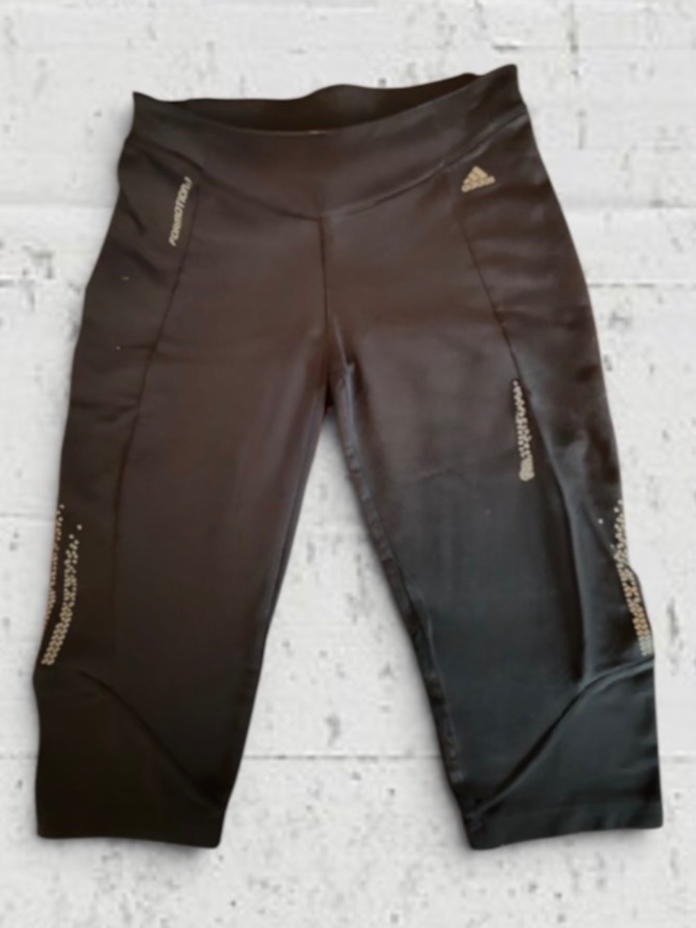 Women’s Adidas Black Capri Yoga Athletic Bottoms  Sz Small